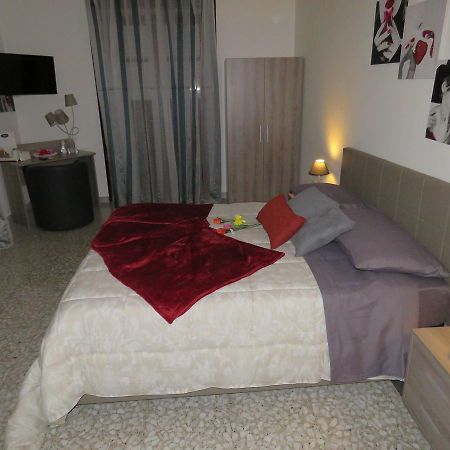 B & B Leti Battipaglia Bagian luar foto