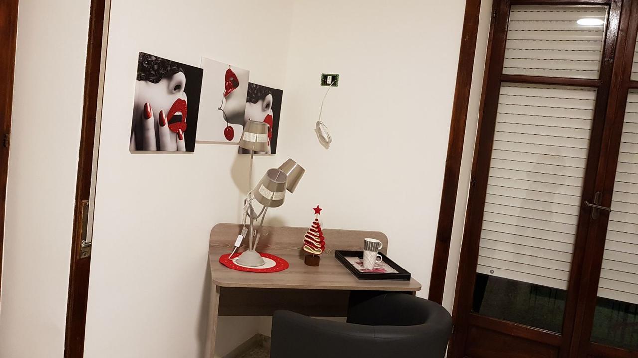 B & B Leti Battipaglia Bagian luar foto