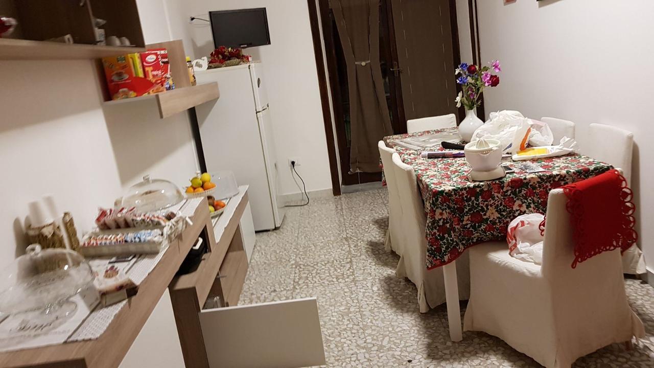B & B Leti Battipaglia Bagian luar foto