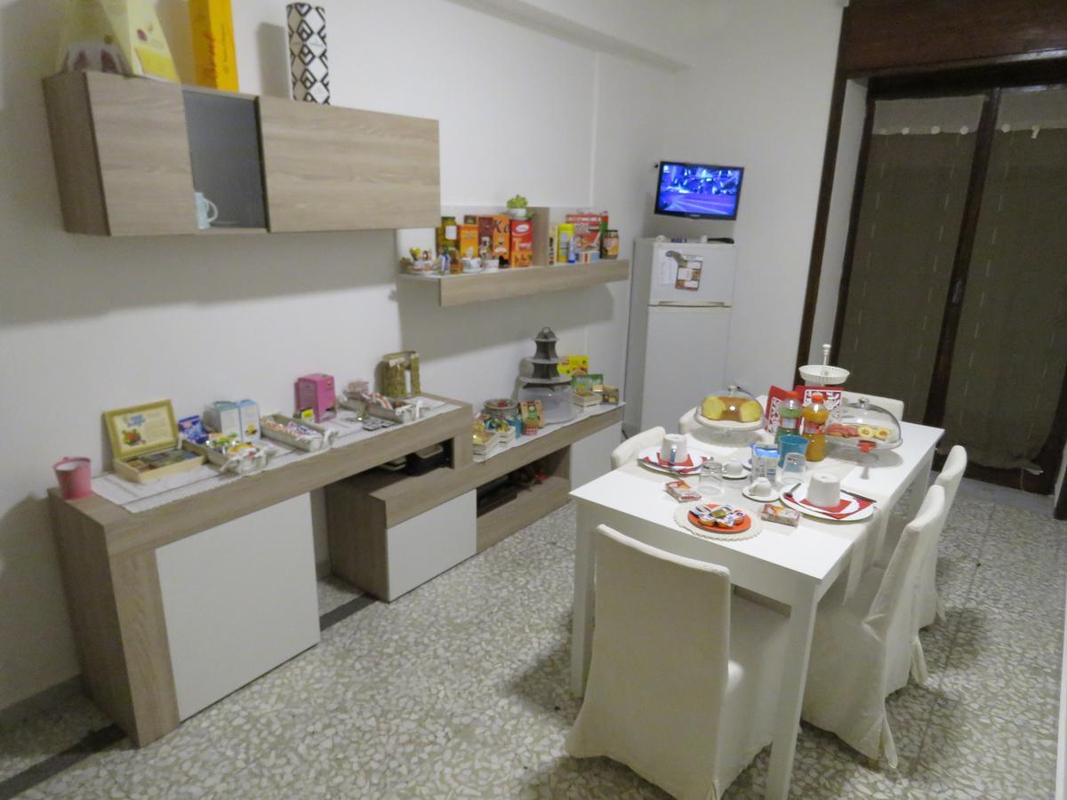 B & B Leti Battipaglia Bagian luar foto