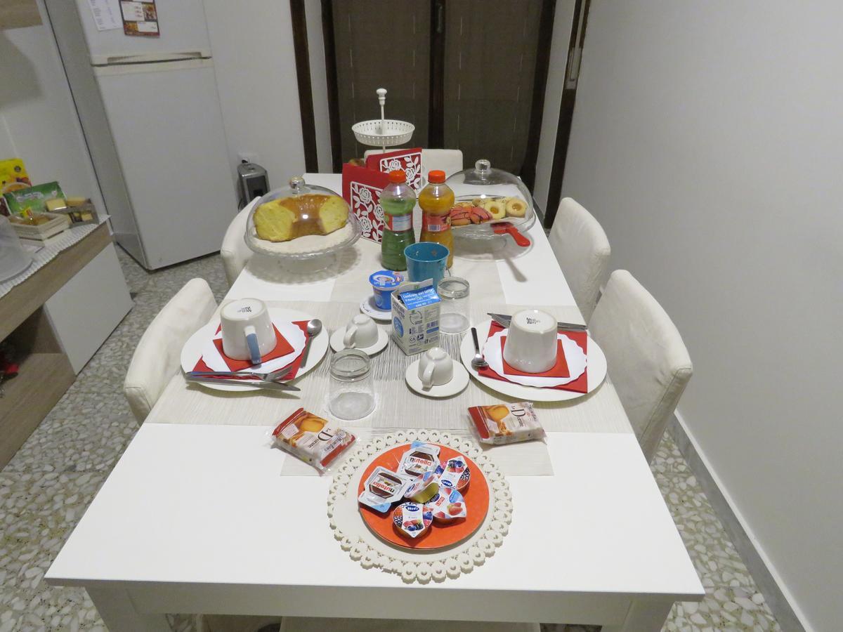 B & B Leti Battipaglia Bagian luar foto