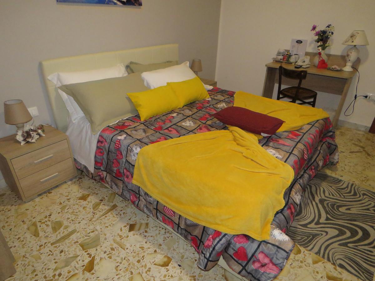 B & B Leti Battipaglia Bagian luar foto