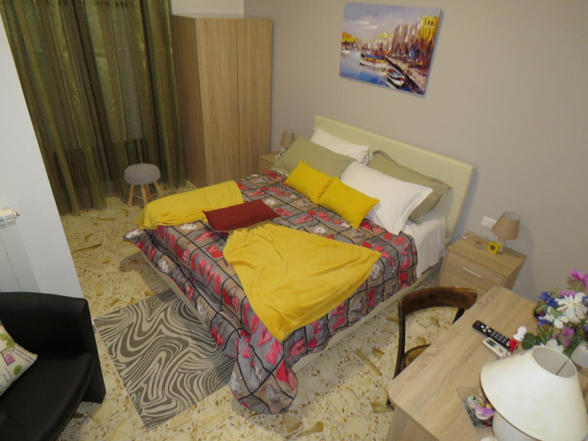 B & B Leti Battipaglia Bagian luar foto