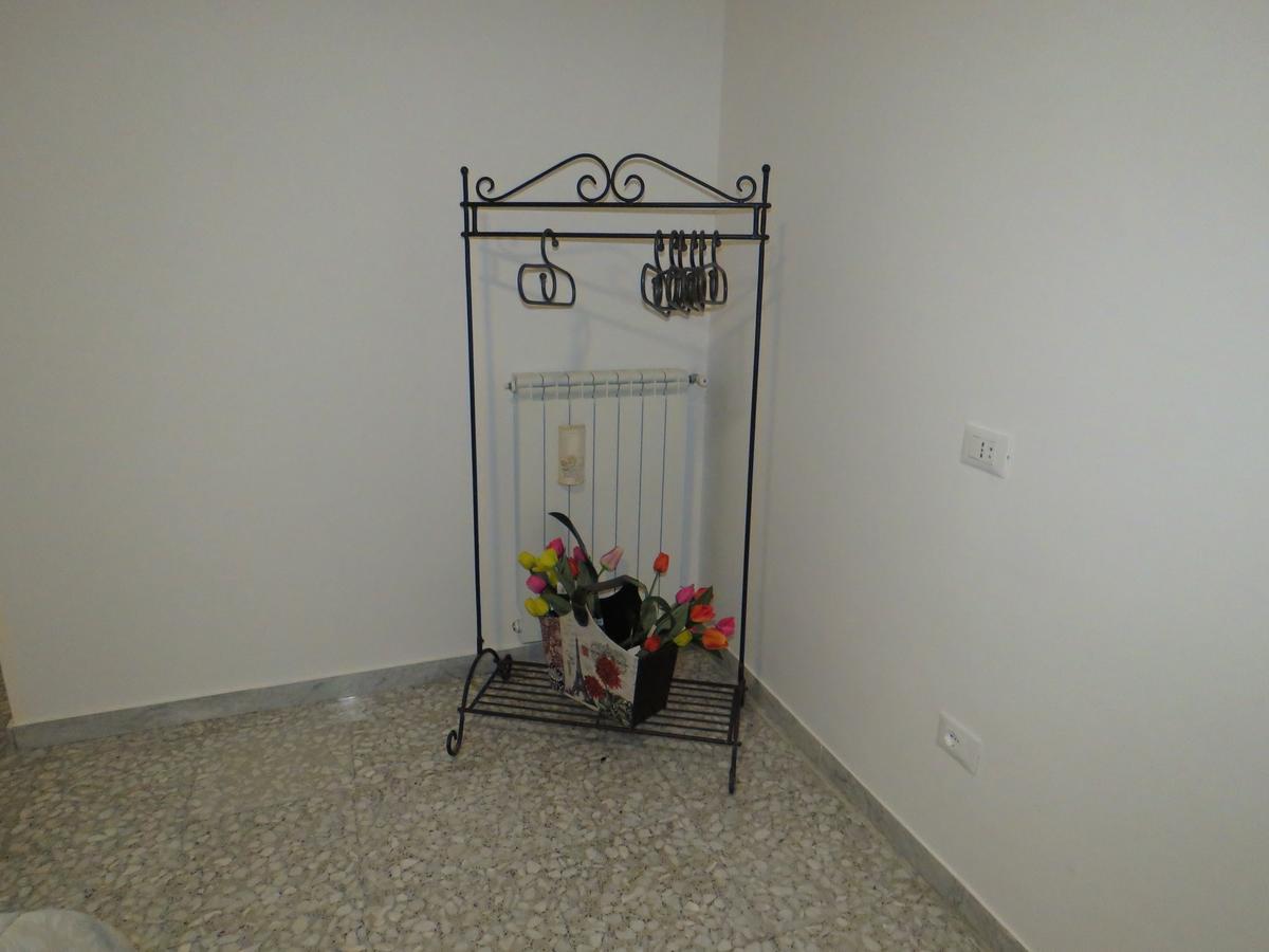 B & B Leti Battipaglia Bagian luar foto
