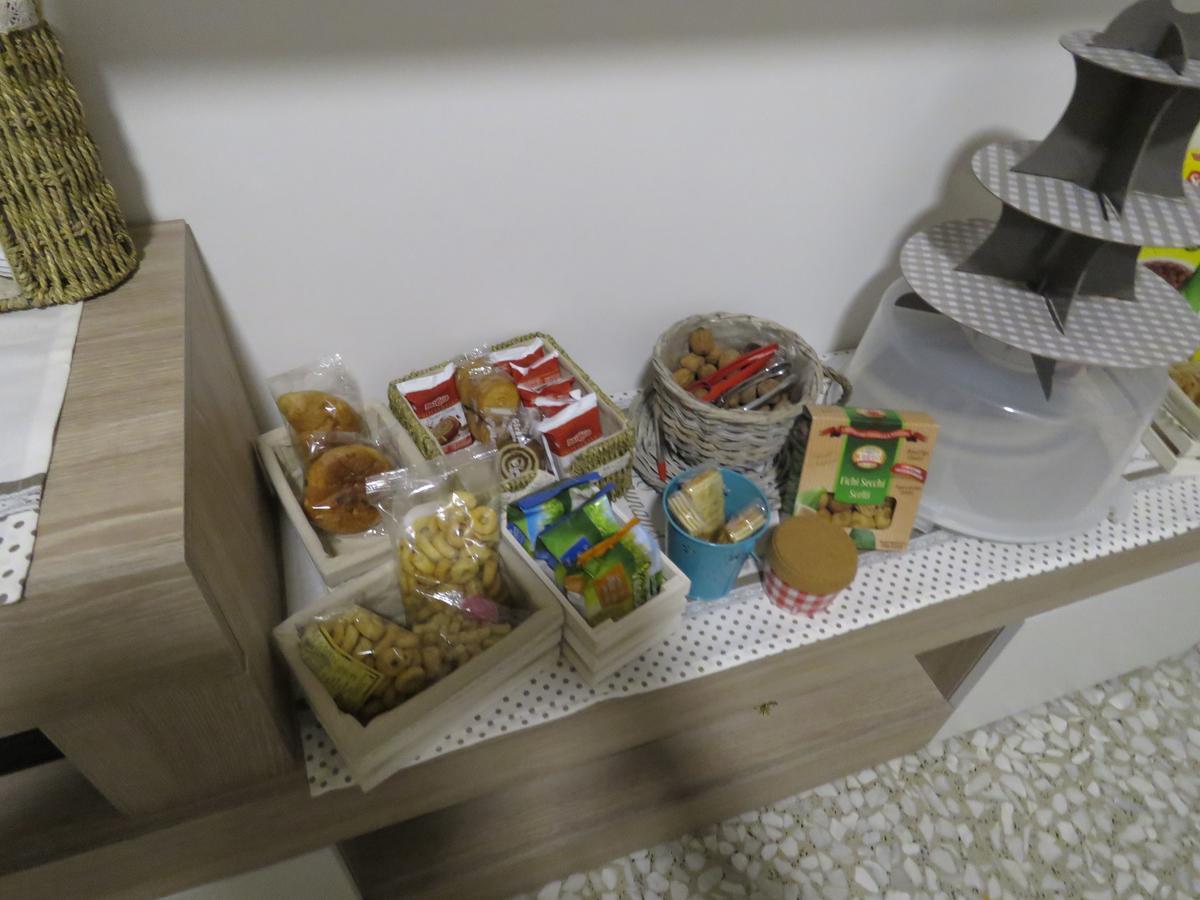 B & B Leti Battipaglia Bagian luar foto
