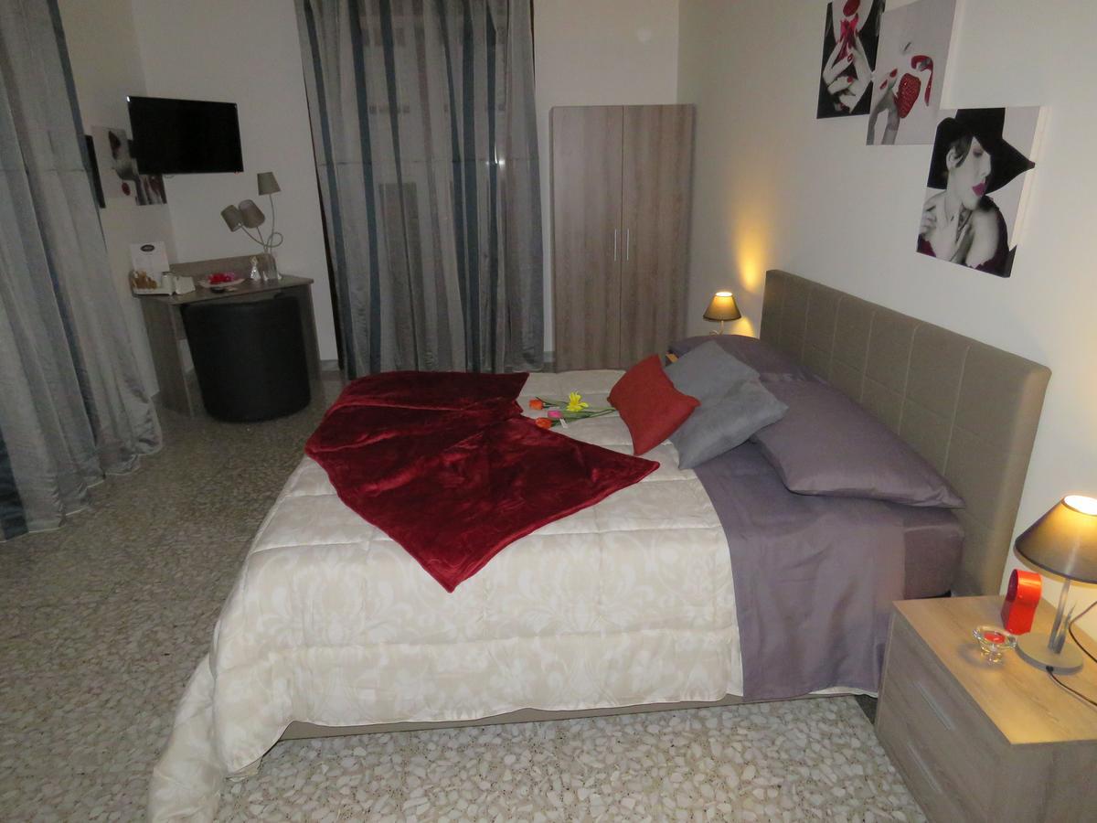B & B Leti Battipaglia Bagian luar foto
