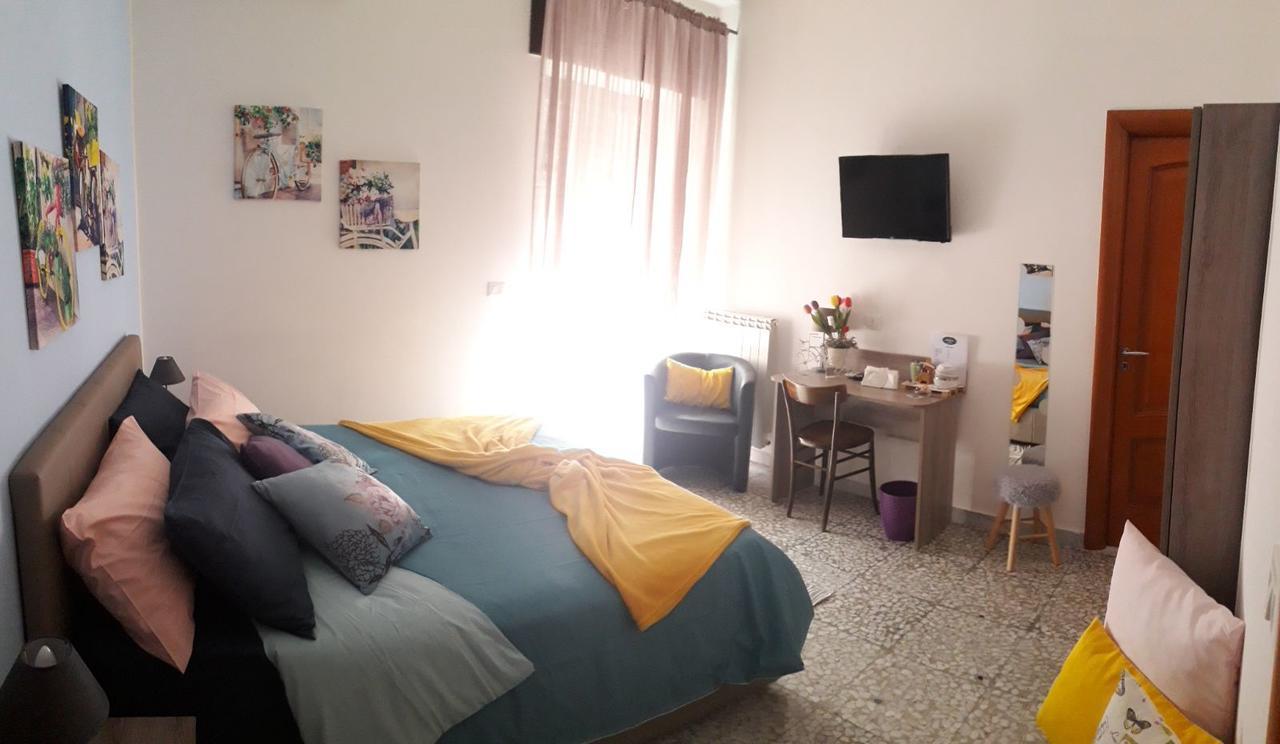 B & B Leti Battipaglia Bagian luar foto
